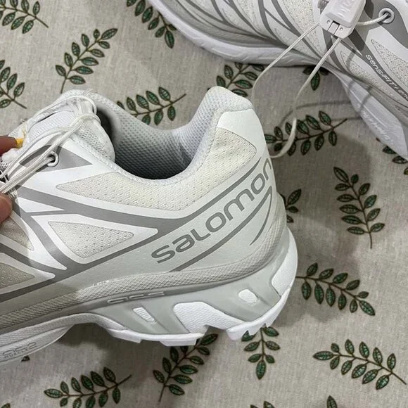 Salomon XT-6 RECUT Sneakers in WrenKangaroo White